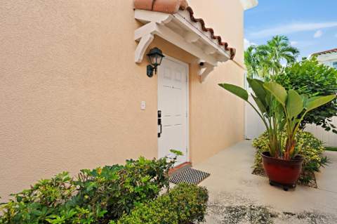 68 Live Oak Circle, Tequesta FL - photo 23 of 31