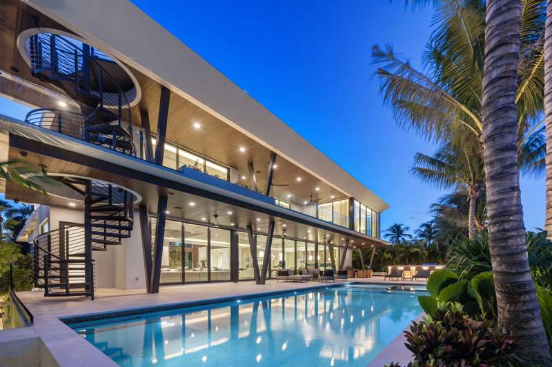5 bedroom Single Family Residence at 600 Solar Isle Drive, Riviera, Fort Lauderdale — photo 2