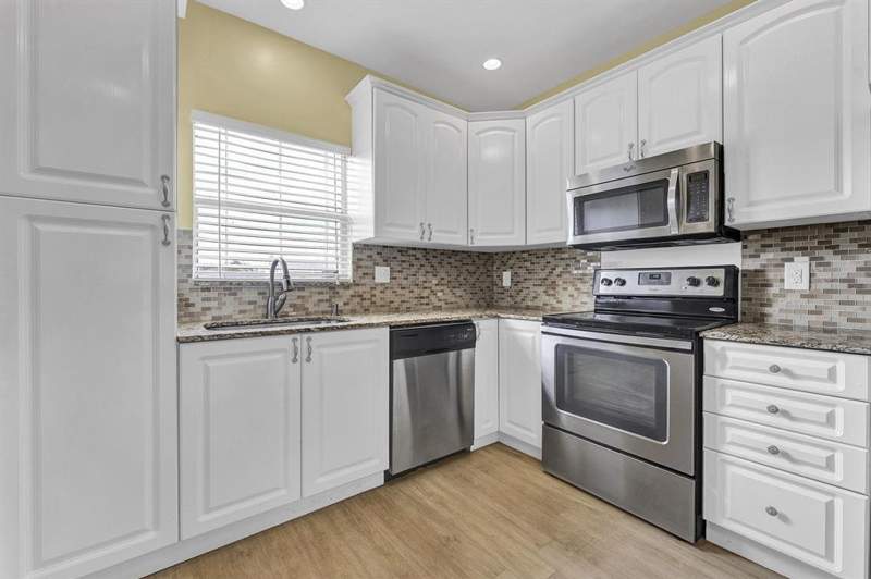 2 bedroom Condominium at 953 SE 10th Street #6D, Cove Village Condo, Deerfield Beach — photo 5