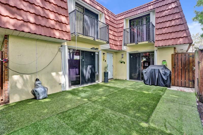 2 bedroom Townhouse at 9993 NW 7th Street, Jacaranda Parcel 610, Plantation — photo 3