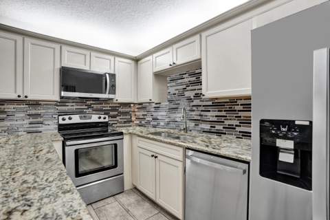 9993 NW 7th Street, Plantation FL - photo 6 of 29