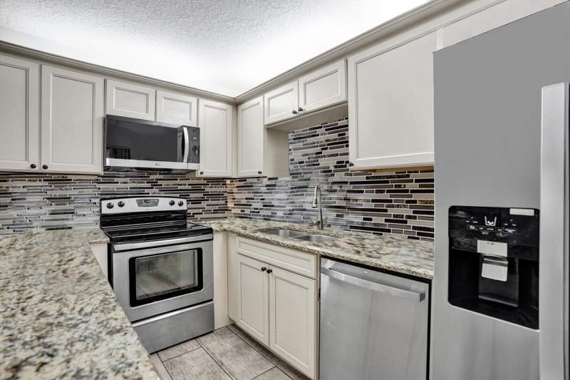 2 bedroom Townhouse at 9993 NW 7th Street, Jacaranda Parcel 610, Plantation — photo 3