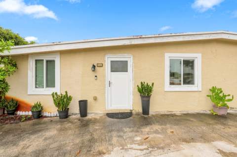 730 Gardenia Drive, Royal Palm Beach FL - photo 6 of 54