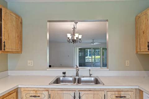 7184 Pine Manor Drive, Lake Worth FL - photo 10 of 47