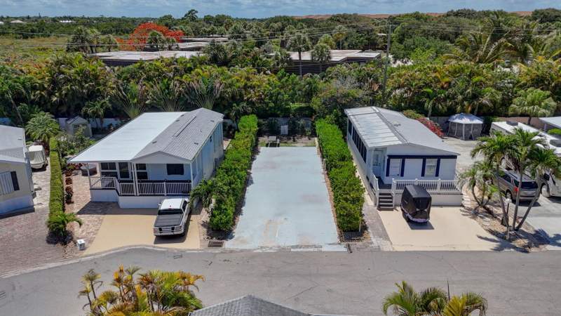 0 bedroom Manufactured Home at 900 Juno Ocean Walk #50, Yogi-By-The-Sea Condo, Juno Beach — photo 2