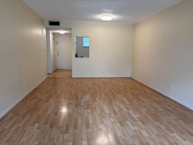 1 bedroom Condominium at 7501 NW 16th Street #3207, Village Square Condo, Plantation — photo 3