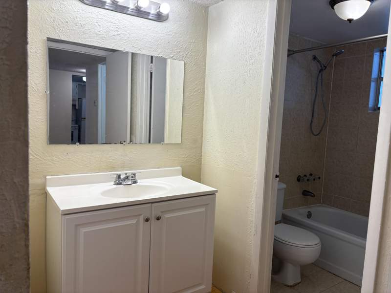 1 bedroom Condominium at 7501 NW 16th Street #3207, Village Square Condo, Plantation — photo 5