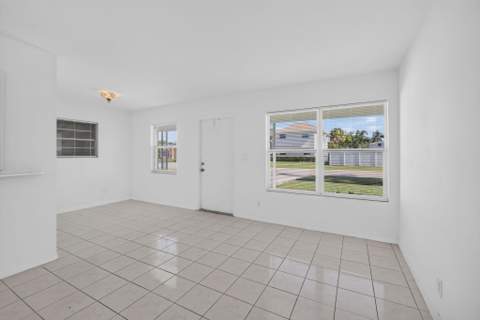 304 Cypress Drive, Lake Park FL - photo 6 of 82