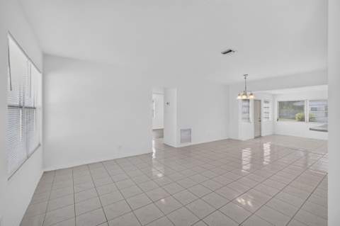 304 Cypress Drive, Lake Park FL - photo 9 of 82