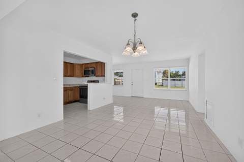 304 Cypress Drive, Lake Park FL - photo 11 of 82