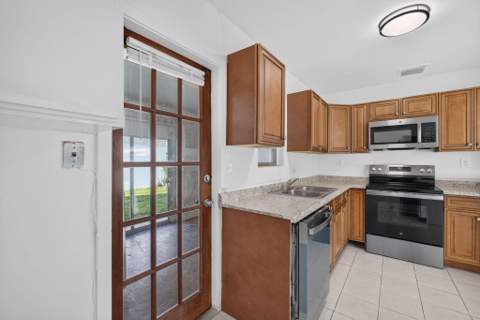 304 Cypress Drive, Lake Park FL - photo 18 of 82