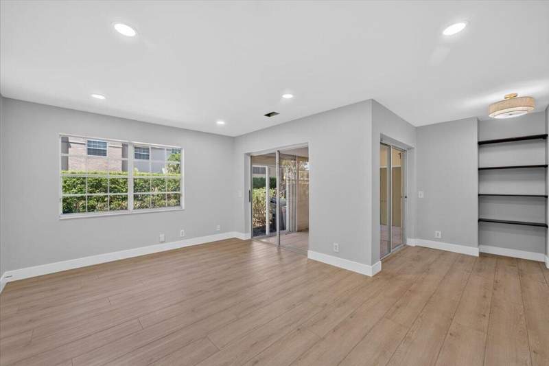 3 bedroom Townhouse at 6611 Via Regina, Plum At Boca Pointe Condos One Thru 15 Filed In Or, Boca Raton — photo 5