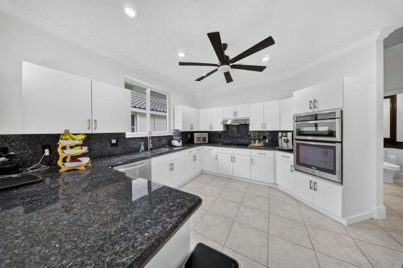3 bedroom Single Family Residence at 7690 La Corniche Circle, La Corniche At Boca Pointe, Boca Raton — photo 5