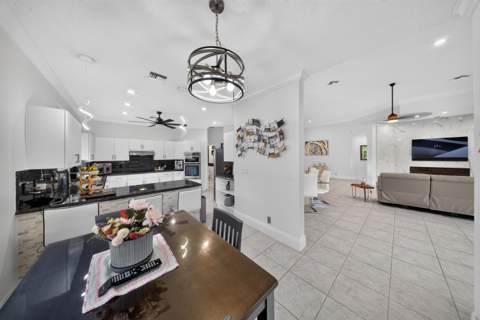 7690 La Corniche Circle, Boca Raton FL - photo 8 of 42