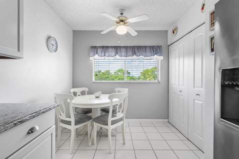 4735 Lucerne Lakes Boulevard #402, Lake Worth FL - photo 10 of 37