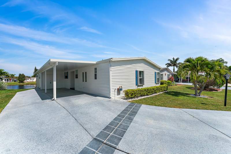 2 bedroom Manufactured Home at 8479 Labelia Court, Savanna Club Plat III, Port St. Lucie — photo 3