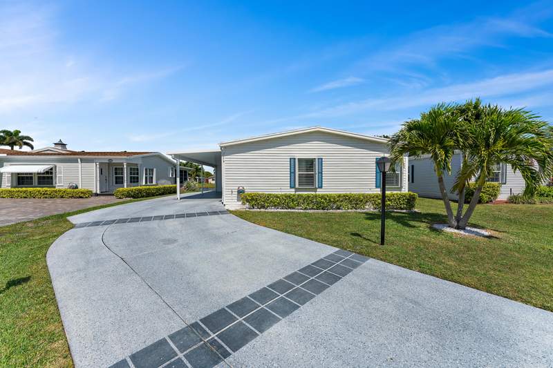 2 bedroom Manufactured Home at 8479 Labelia Court, Savanna Club Plat III, Port St. Lucie — photo 4