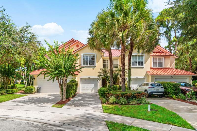 3 bedroom Townhouse at 1182 Pinewood Lake Court, Pinewood Lake, Greenacres — photo 2