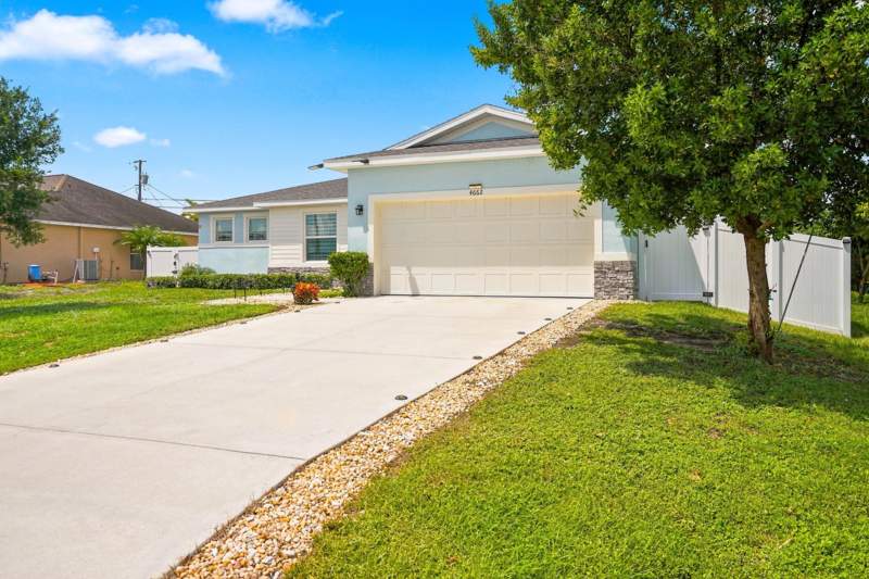 4 bedroom Single Family Residence at 4662 SW Yacolt Drive, Port St Lucie Section 33, Port St. Lucie — photo 2