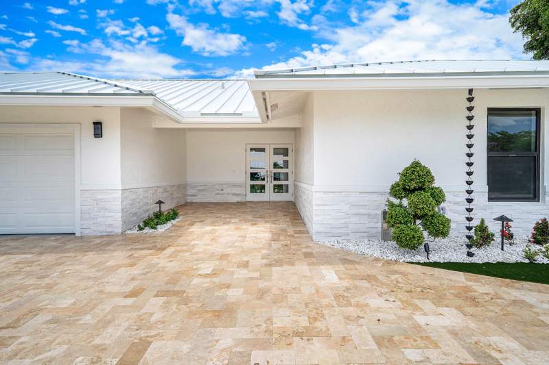 4 bedroom Single Family Residence at 1520 SW 17th Street, Hillsboro Park, Boca Raton — photo 2