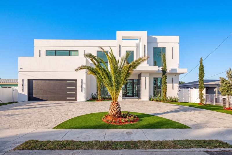 6 bedroom Single Family Residence at 1205 Avocado Isle, South New River Isles Sec, Fort Lauderdale — photo 5