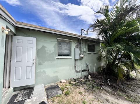5671 NE 8TH Avenue, Oakland Park FL - photo 24 of 29