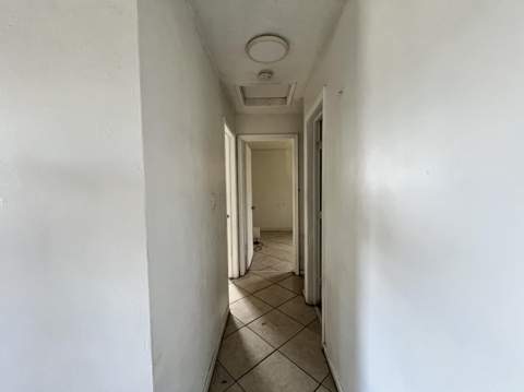 5671 NE 8TH Avenue, Oakland Park FL - photo 19 of 29