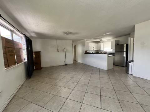 5671 NE 8TH Avenue, Oakland Park FL - photo 7 of 29
