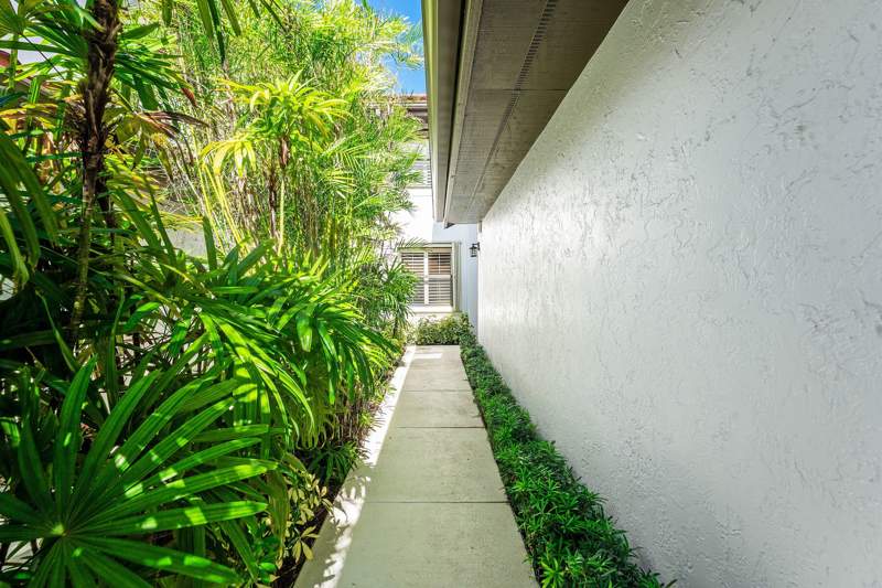 2 bedroom Condominium at 16648 Traders Crossing #106, Traders Crossing At Jonathans Landing, Jupiter — photo 5