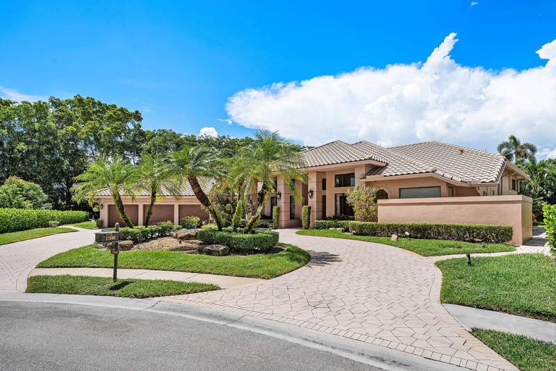 5 bedroom Single Family Residence at 17595 Bocaire Place, Bocaire Country Club, Boca Raton — photo 2