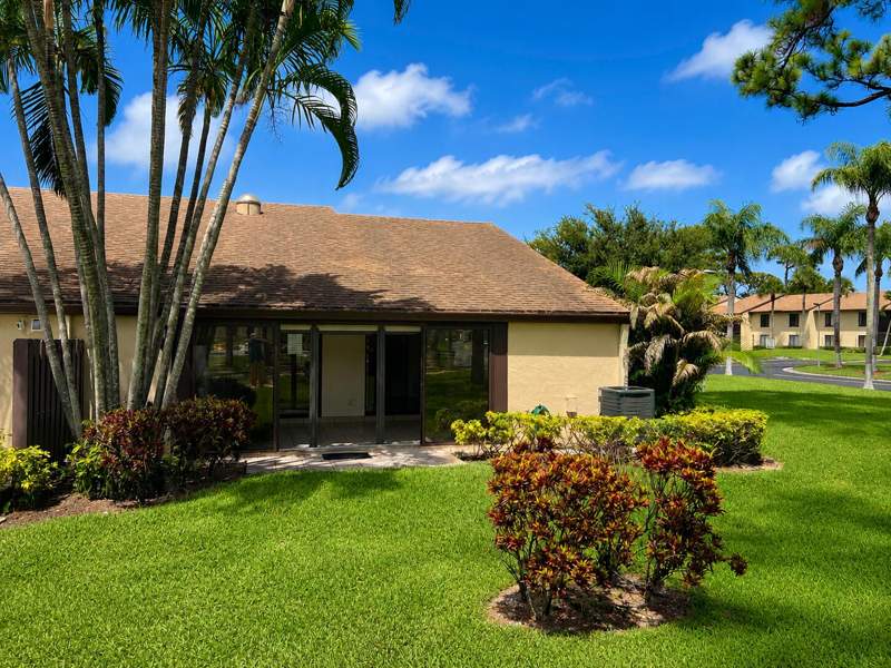 2 bedroom Villa at 611 Sea Pine Way #A, Pine Ridge North II Condo, Greenacres — photo 3