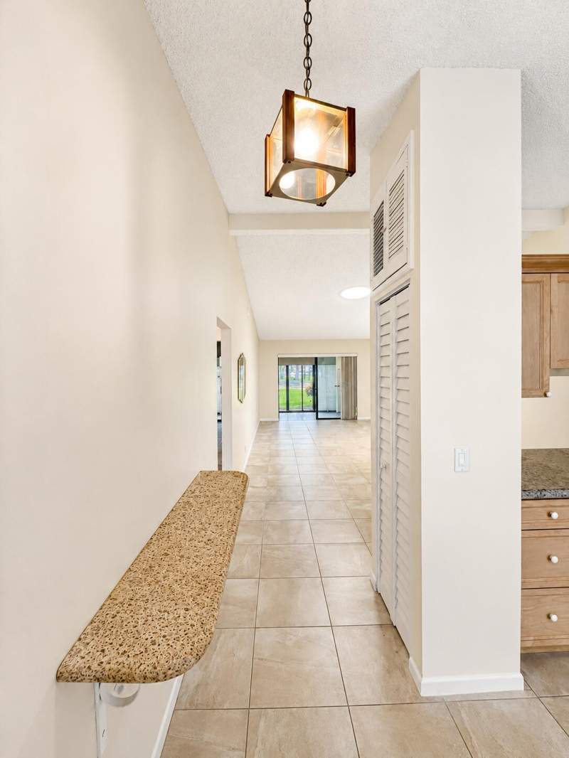 2 bedroom Villa at 611 Sea Pine Way #A, Pine Ridge North II Condo, Greenacres — photo 4