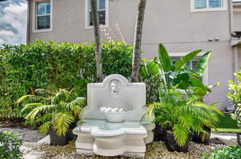 718 Edgebrook Lane, West Palm Beach FL - photo 17 of 107