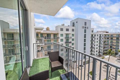 140 S Dixie Highway #1002, Hollywood FL - photo 8 of 28
