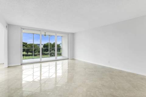 2651 S Palm Aire Drive #410, Pompano Beach FL - photo 13 of 43