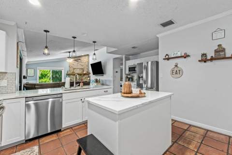 18429 Sycamore Drive, Loxahatchee FL - photo 19 of 54