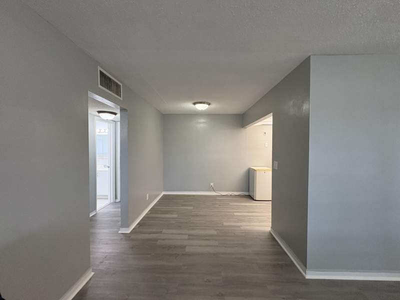 1 bedroom Condominium at 2031 Dewey Street #101, Admiral Condo Apartments Inc, Hollywood — photo 4