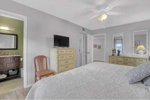 553 Covered Bridge Boulevard, Lake Worth FL - photo 9 of 43