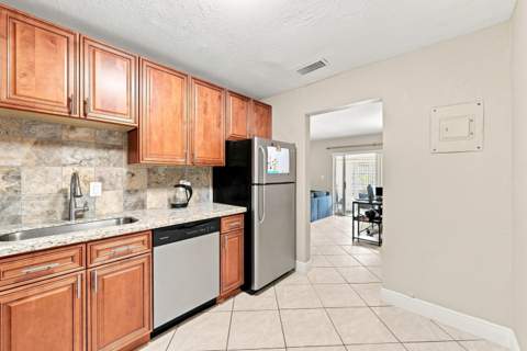 380 E Laurel Drive #5D, Margate FL - photo 10 of 43