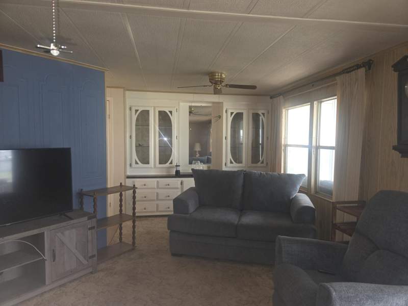 2 bedroom Mobile Home at 7029 SE Congress Street, Cambridge At Heritage Ridge, Hobe Sound — photo 2
