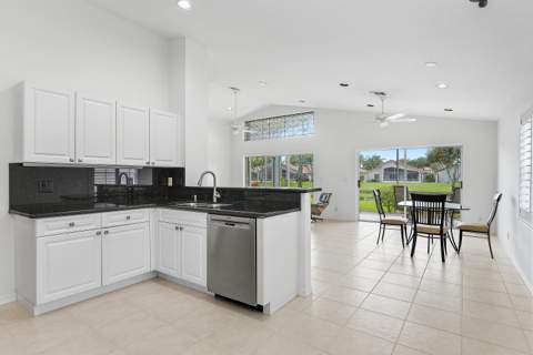 7320 Lombardy Street, Boynton Beach FL - photo 9 of 64