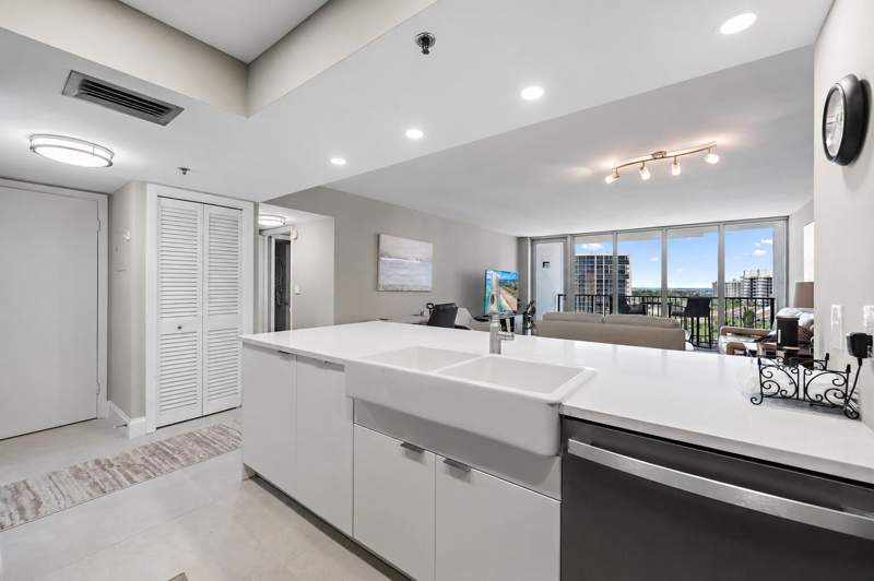 1 bedroom Condominium at 4750 S Ocean Boulevard #912, Aberdeen Arms Condo, Highland Beach — photo 3