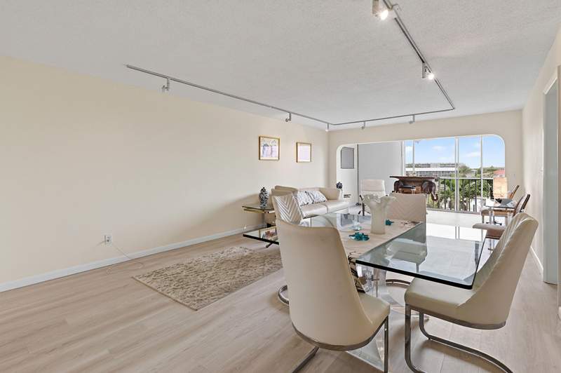 2 bedroom Condominium at 907 Marina Drive #Unit 306, Harbour Towers Condo, North Palm Beach — photo 5