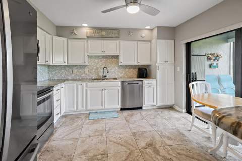 3209 S Lakeview Circle #8105, Hutchinson Island FL - photo 9 of 37