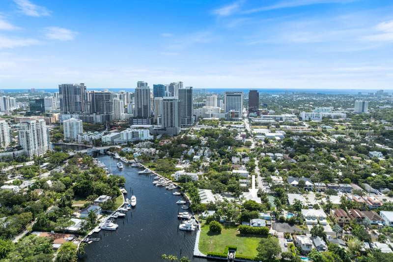3 bedroom Townhouse at 517 SW 7th Avenue #7, Seawanna Sub Of Pt, Fort Lauderdale — photo 2