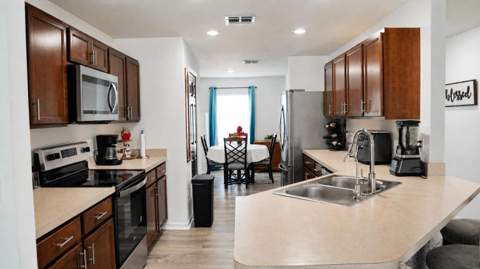 1921 SE Joyner Circle, Port St. Lucie FL - photo 6 of 22
