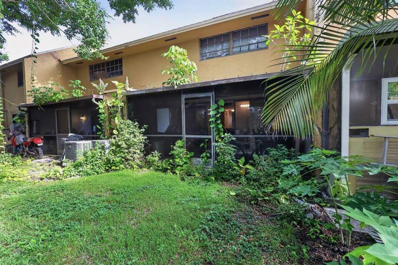 2 bedroom Townhouse at 3254 N Pine Island Road, Center Court Condominium, Sunrise — photo 3
