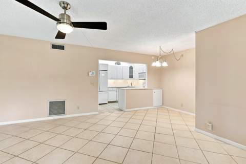 314 Knotty Pine Circle #C-1, Greenacres FL - photo 6 of 25