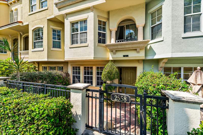 3 bedroom Townhouse at 2558 Gardens Parkway, Harbour Oaks, Palm Beach Gardens — photo 2
