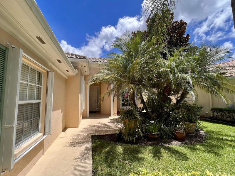 3 bedroom Single Family Residence at 8095 Laborie Lane, Villagewalk Of Wellington 3, Wellington — photo 4